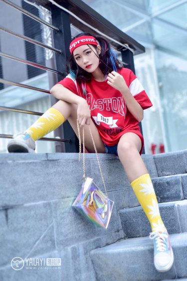 女婴被is炸死