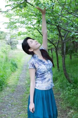 《秀色可餐是什么意思》
